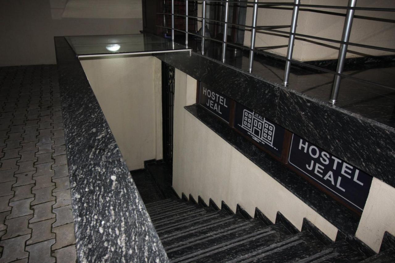 Hostel Jeal Batumi Exterior foto